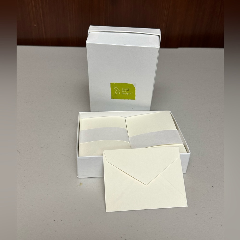 Sweet pea design 100 Mini Ivory Envelopes for calling cards